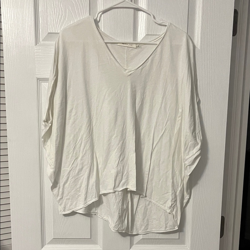 Mustard Seed White V-Neck Women's Top size S